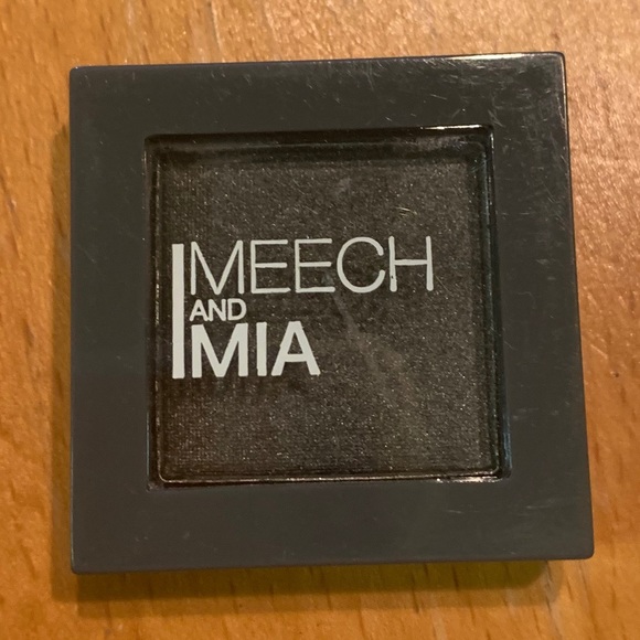 ❌SOLD❌ ✨5XHP✨ 🌻 2/$10 MEECH N MIA  Eyeshadow in Gunmetal - Picture 2 of 4